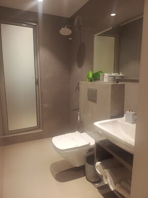Bathroom in 3 BHK Apartment at Shapoorji Pallonji Sarova, Kandivali East – for Sale