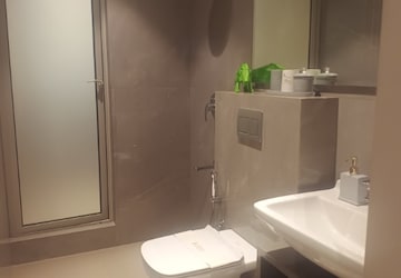 Bathroom in 3 BHK Apartment at Shapoorji Pallonji Sarova, Kandivali East – for Sale