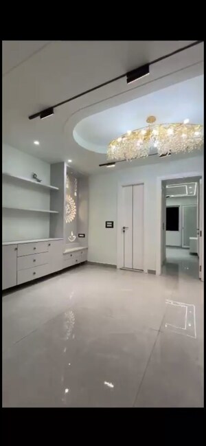 Room in 4 BHK Builder Floor at Uttam Nagar – for Rent