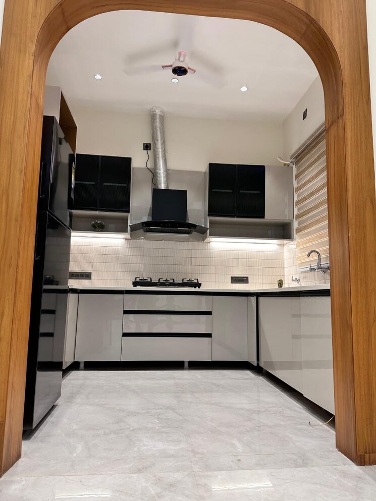 Kitchen, sector 63 mohali 6 Bedroom 100 Sq.Yd. Independent House In Sector 63, Mohali Mohali 9337690