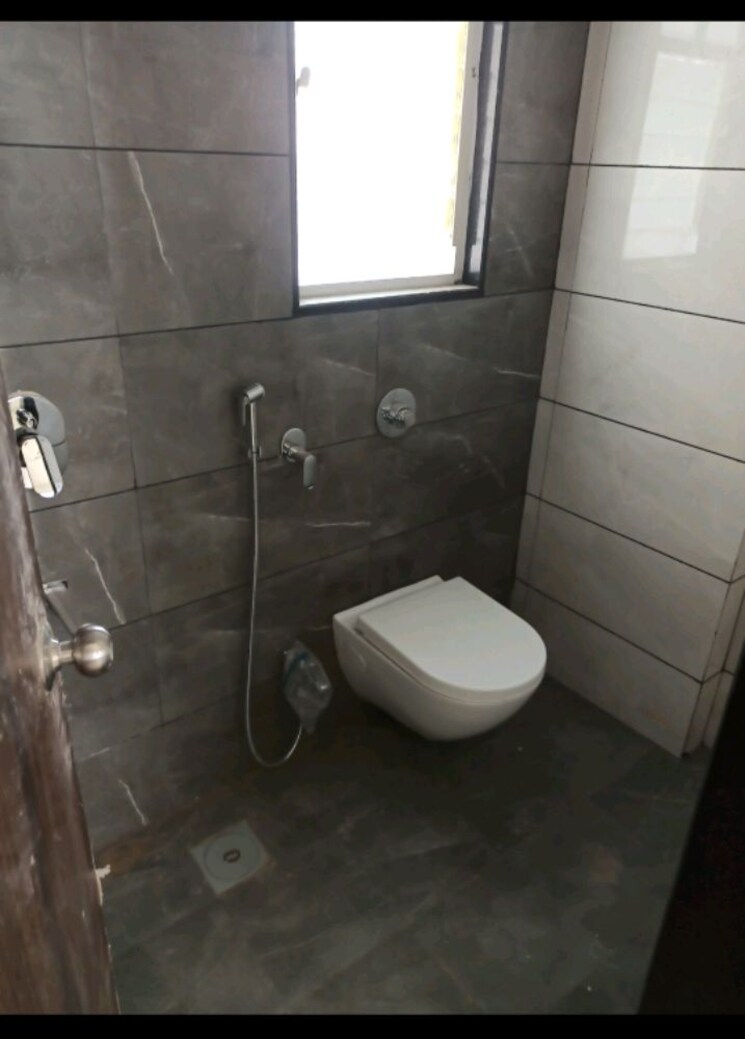Bathroom, jhamtani-vision-ace-phase-1 2 Bedroom 544 Sq.Ft. Apartment In Tathawade Pune 9337640