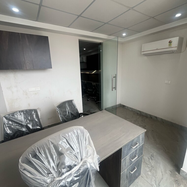 Kitchen, chandigarh-citi-center Commercial Office Space 375 Sq.Ft. In Vip Road Zirakpur 9337692