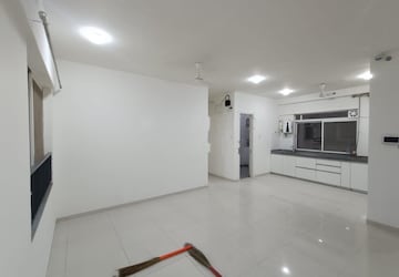 Room in 2 BHK Apartment at Godrej 24, Hinjewadi – for Rent