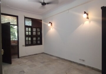 Room in 3 BHK Builder Floor at Shivalik Colony – for Rent