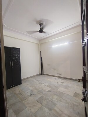 Room in 3 BHK Builder Floor at Shivalik Colony – for Rent