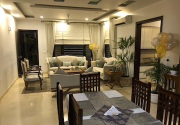 Living Room in 3 BHK Builder Floor at Sector 84 – for Rent