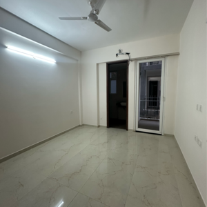 Room in 3.5 BHK Apartment at Smart World Gems, Sector 89 – for Rent