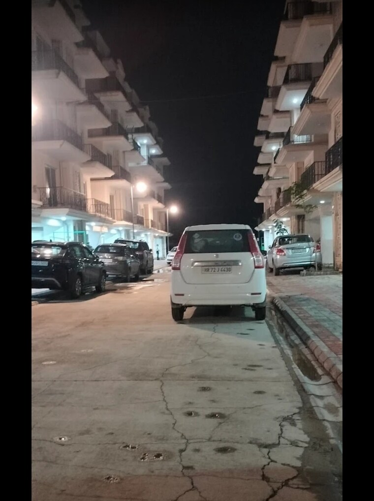  Parking, signature-global-park-4-and-5 3 Bedroom 1120 Sq.Ft. Builder Floor In Sohna Sector 36 Gurgaon 9337830