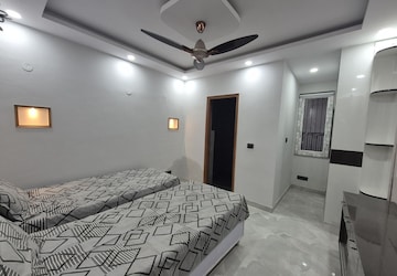 Bedroom in 3 BHK Builder Floor at Chittaranjan Park – for Sale