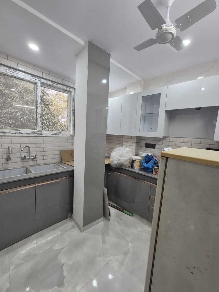 Kitchen, chittaranjan park 3 Bedroom 1210 Sq.Ft. Builder Floor In Chittaranjan Park Delhi 9337837