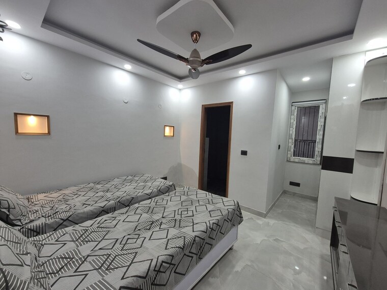Bedroom, chittaranjan park 3 Bedroom 1210 Sq.Ft. Builder Floor In Chittaranjan Park Delhi 9337836
