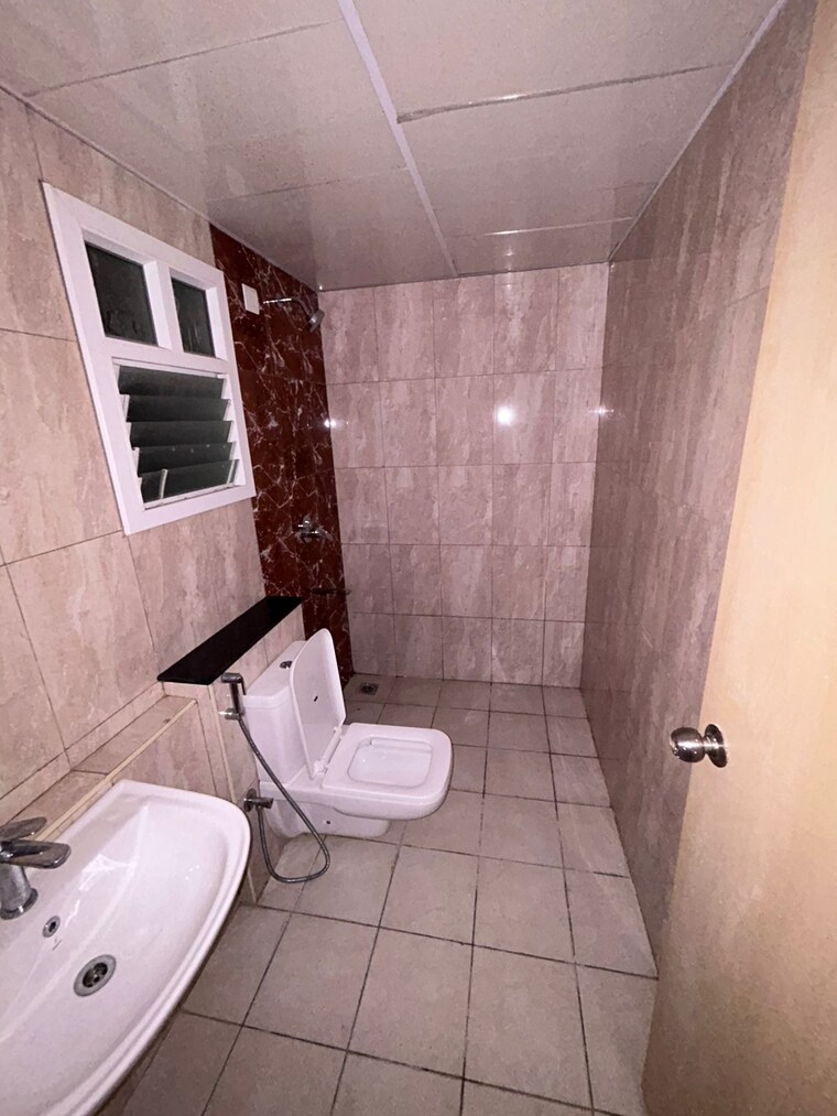 Bathroom, mantri-serenity 2 Bedroom 1330 Sq.Ft. Apartment In Kanakapura Road Bangalore 9337911