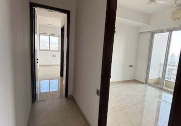 Room in 1 BHK Apartment at Omkar Alta Monte, Malad East – for Rent