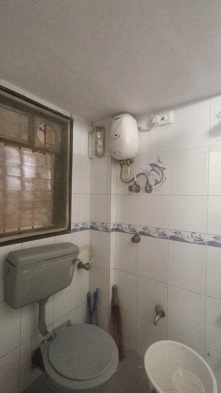 Bathroom, dheeraj-enclave 2 Bedroom 860 Sq.Ft. Apartment In Borivali East Mumbai 9338026