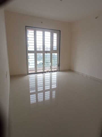 Room in 3 BHK Apartment at VTP Beaumonde, Kharadi – for Rent