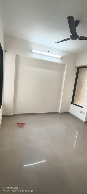 Room in 2 BHK Apartment at Squarefeet Grand Square, Anand Nagar – for Rent
