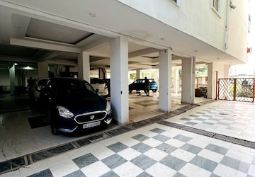 Parking in 2 BHK Builder Floor at Sector 16c Greater Noida – for Sale