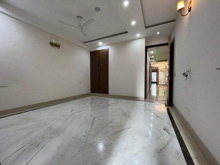 Room, chattarpur 4 Bedroom 1800 Sq.Ft. Apartment In Chattarpur Delhi 9338101