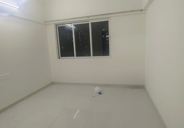 Room in 2 BHK Apartment at Omkar Signet, Malad East – for Rent