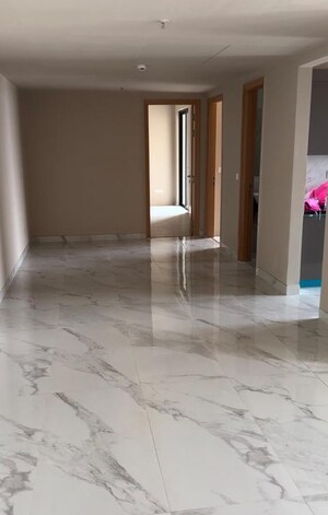 Room in 3.5 BHK Apartment at M3M Heights, Sector 65 – for Rent