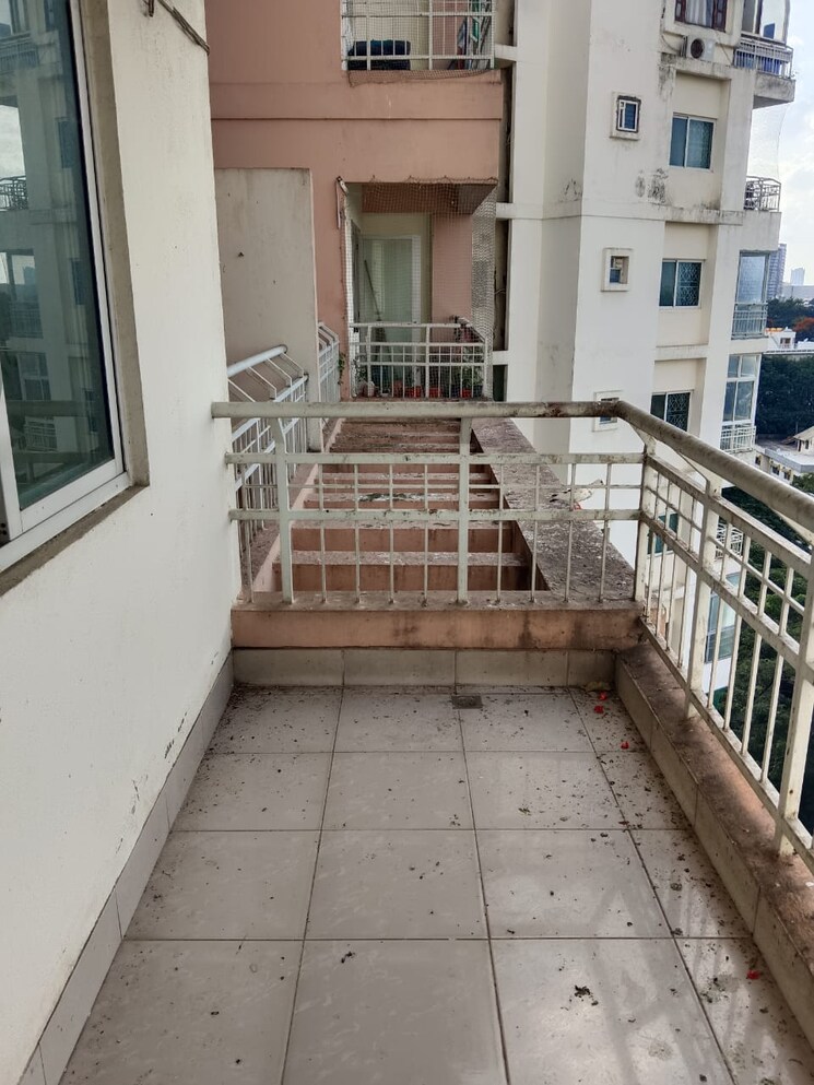 Balcony, mantri-elegance 3 Bedroom 1625 Sq.Ft. Apartment In Bannerghatta Road Bangalore 9338288