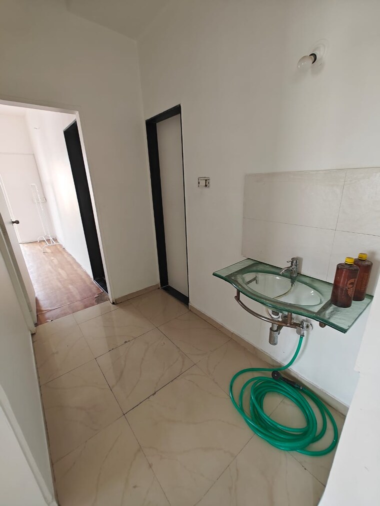 Bathroom, multicon-silver-dale-phase-i 3 Bedroom 1535 Sq.Ft. Apartment In Baner Pune 9338346