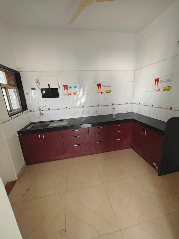 Kitchen, multicon-silver-dale-phase-i 3 Bedroom 1535 Sq.Ft. Apartment In Baner Pune 9338346