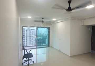 Room in 3 BHK Apartment at Kalpataru Immensa, Kolshet Road – for Rent