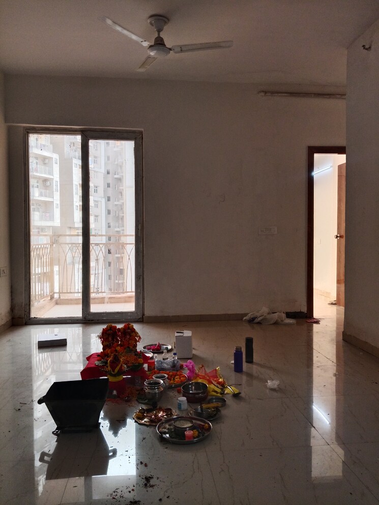 Room, gaur-city-1st-avenue 3.5 Bedroom 1560 Sq.Ft. Apartment In Sector 4 Greater Noida Greater Noida 9338508