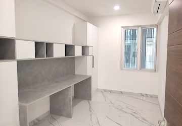 Room in 4 BHK Apartment at Trendset Jayabheri Elevate, Madhapur – for Rent