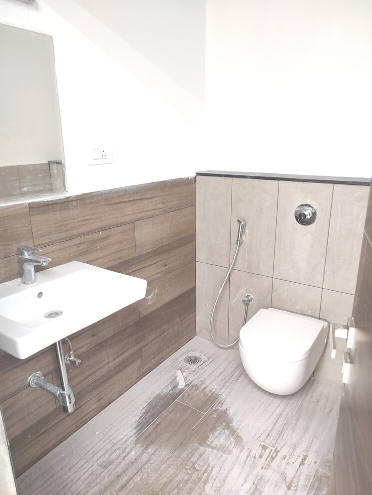 Bathroom, trendset-jayabheri-elevate 4 Bedroom 4015 Sq.Ft. Apartment In Madhapur Hyderabad 9338524