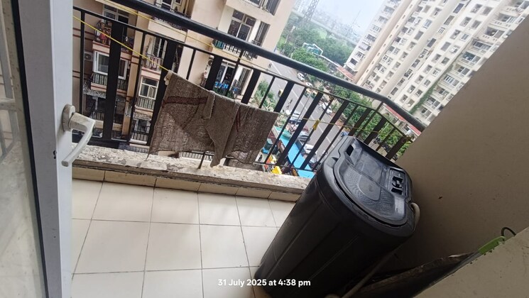 Balcony, amrapali-princely-estate 2.5 Bedroom 950 Sq.Ft. Apartment In Sector 76 Noida 9338586