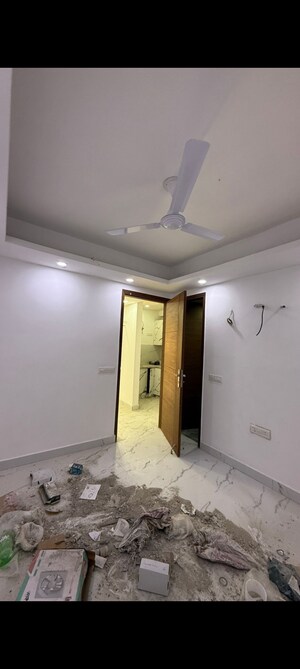 Room in 2 BHK Builder Floor at Saket – for Rent