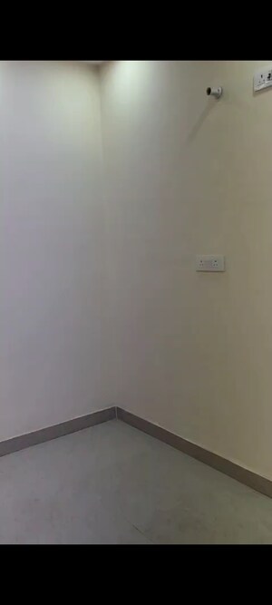 Room in 1 BHK Apartment at GNDA Flats, Zeta I Greater Noida – for Rent