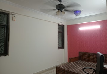 Bedroom in 1 BHK Builder Floor at Saket – for Rent