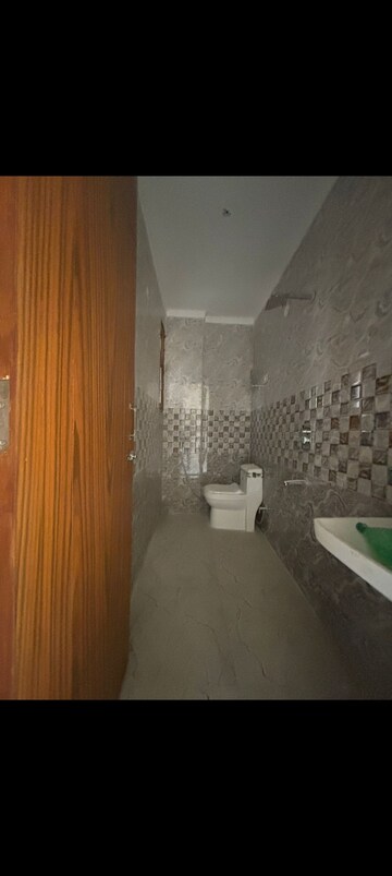 Bathroom in 1 BHK Builder Floor at Saket – for Rent