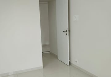 Room in 1 BHK Apartment at Godrej Green Vistas, Mahalunge – for Sale