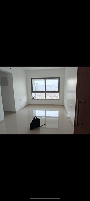 2 BHK Apartment For Rent in Kalpataru Immensa, Kolshet Road