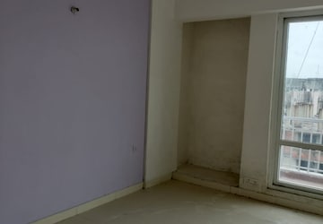 Room in 3 BHK Apartment at Value Meadows Vista, Raj Nagar Extension – for Sale