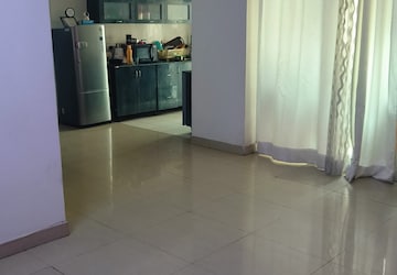 Room in 3 BHK Apartment at Amrapali Princely Estate, Sector 76 – for Sale