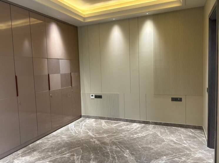 Room, greater kailash i 4 Bedroom 300 Sq.Yd. Builder Floor In Greater Kailash I Delhi 9339110