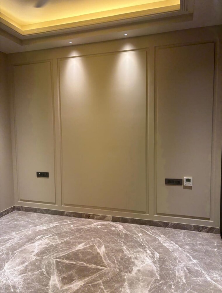 Room, greater kailash i 4 Bedroom 300 Sq.Yd. Builder Floor In Greater Kailash I Delhi 9339110