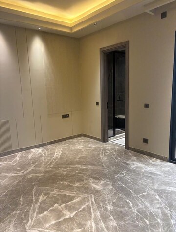 Room in 4 BHK Builder Floor at Greater Kailash I – for Rent