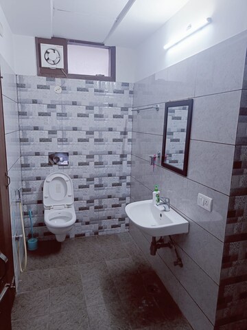 Bathroom in 3 BHK Apartment at MD Leafstone Apartments, Patiala Road – for Rent