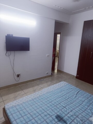 Room in 3 BHK Apartment at MD Leafstone Apartments, Patiala Road – for Rent