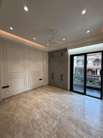 Room in 3 BHK Builder Floor at Greater Kailash I – for Rent