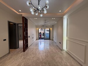 Room in 3 BHK Builder Floor at Greater Kailash I – for Rent