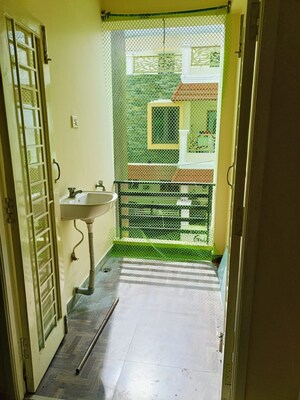Balcony in 2 BHK Builder Floor at Selaiyur – for Sale