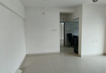 Room in 1 BHK Apartment at Chandak Stella, Goregaon West – for Rent