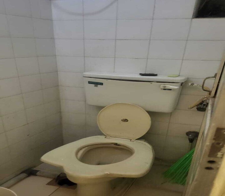 Bathroom, dadar east Commercial Office Space 300 Sq.Ft. In Dadar East Mumbai 9339309